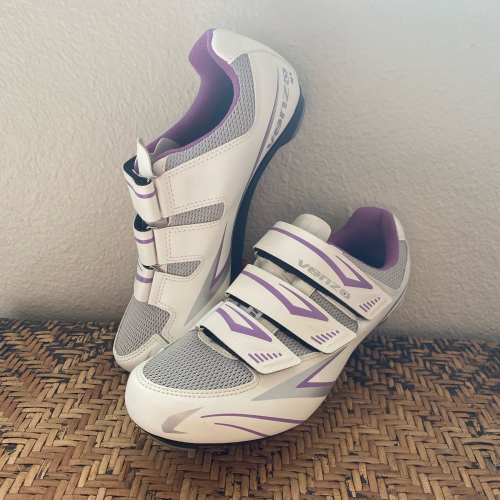 Cycling Shoes 🚴‍♀️